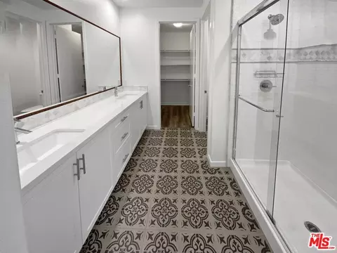 13205 Victory Blvd, Van Nuys, CA 91401 photo 14