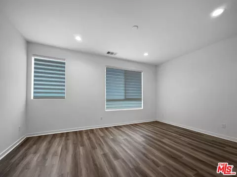 13205 Victory Blvd, Van Nuys, CA 91401 photo 13