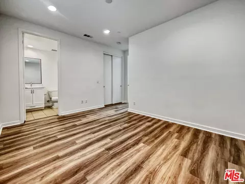 13205 Victory Blvd, Van Nuys, CA 91401 photo 5