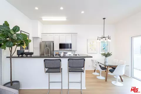2021 California Ave #18, Santa Monica, CA 90403
