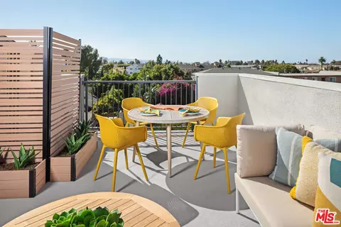 Exterior - 612 Dawson Ave, Long Beach, CA 90814 photo 1 of 2