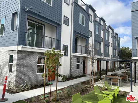 Exterior - 612 Dawson Ave, Long Beach, CA 90814 photo 2 of 2