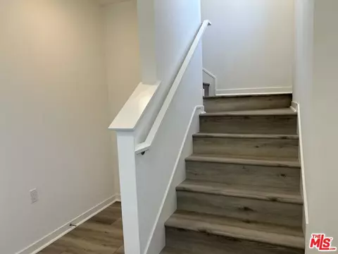 Entry Way - 612 Dawson Ave, Long Beach, CA 90814 photo 1 of 1