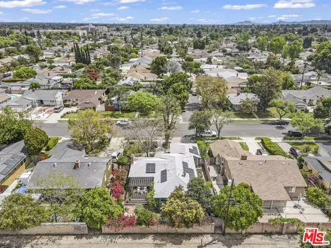 View/Area - 7033 Bothwell Rd, Reseda, CA 91335 photo 1 of 2