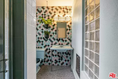 Bath - 7033 Bothwell Rd, Reseda, CA 91335 photo 1 of 4