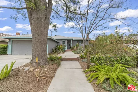 Exterior - 7033 Bothwell Rd, Reseda, CA 91335 photo 3 of 12