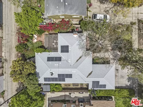 Exterior - 7033 Bothwell Rd, Reseda, CA 91335 photo 12 of 12