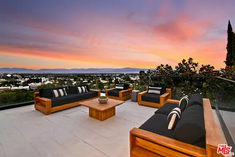 14613 Round Valley Dr, Sherman Oaks, CA 91403