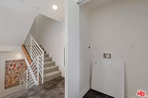 97 N Wilson Ave, Pasadena, CA 91106 photo 17