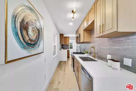 Kitchen - 95 E Louise St, Long Beach, CA 90805 photo 3 of 6