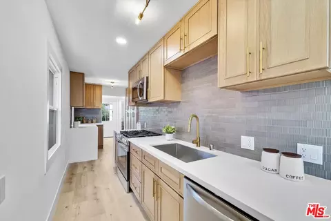 Kitchen - 95 E Louise St, Long Beach, CA 90805 photo 2 of 6