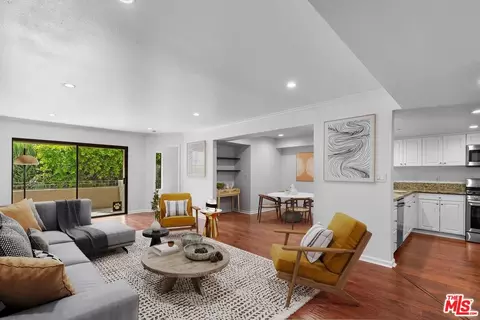 5009 Woodman Ave #310, Sherman Oaks, CA 91423