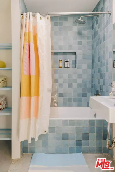 Bath - 58183 Burke Rd, Yucca Valley, CA 92284 photo 5 of 6