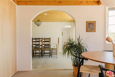Dining - 58183 Burke Rd, Yucca Valley, CA 92284 photo 1 of 4