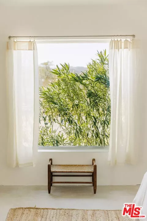 Bedroom - 58183 Burke Rd, Yucca Valley, CA 92284 photo 2 of 9