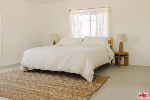 Bedroom - 58183 Burke Rd, Yucca Valley, CA 92284 photo 3 of 9