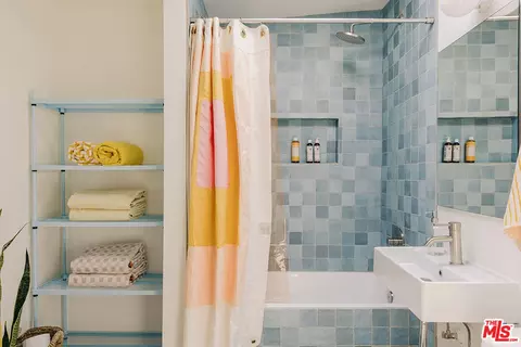 Bath - 58183 Burke Rd, Yucca Valley, CA 92284 photo 6 of 6