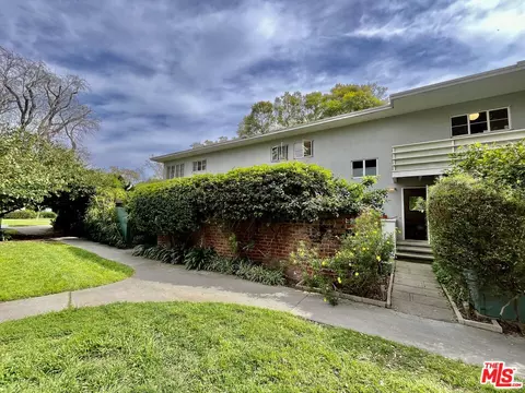 5167 Village Grn, Los Angeles, CA 90016