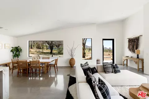 Dining - 8989 Tortuga Trl, Joshua Tree, CA 92252 photo 1 of 3