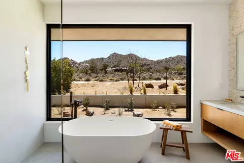 Bath - 8989 Tortuga Trl, Joshua Tree, CA 92252 photo 2 of 2
