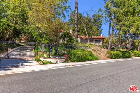 24635 Park Miramar, Calabasas, CA 91302