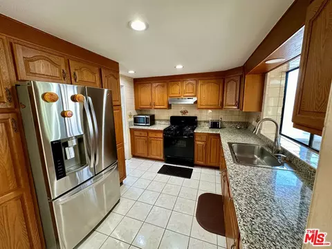 3041 Lee Pl, Oxnard, CA 93035 photo 3