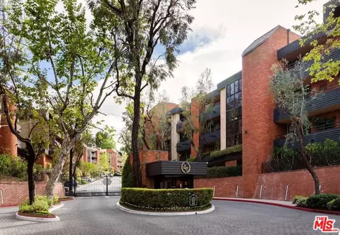4727 Park Encino Ln #329, Encino, CA 91436