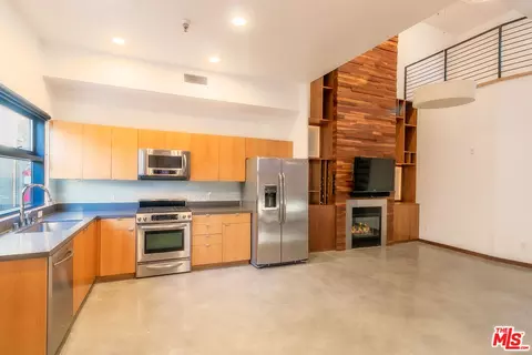 Kitchen - 815 Hampton Dr #8, Venice, CA 90291 photo 1 of 1