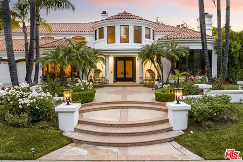 5623 Manley Ct, Calabasas, CA 91302