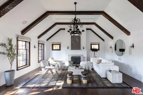 1606 S Ogden Dr, Los Angeles, CA 90019