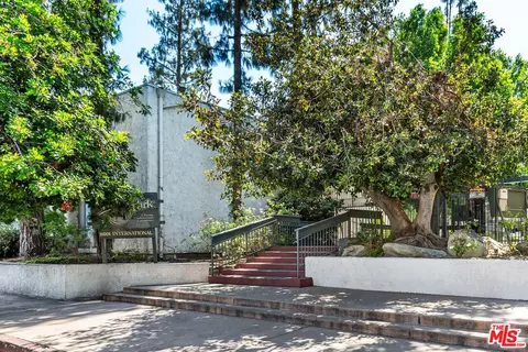 8601 International Ave #271, Canoga Park, CA 91304
