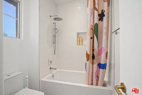 Bath - 7 Figaro, Irvine, CA 92606 photo 5 of 7