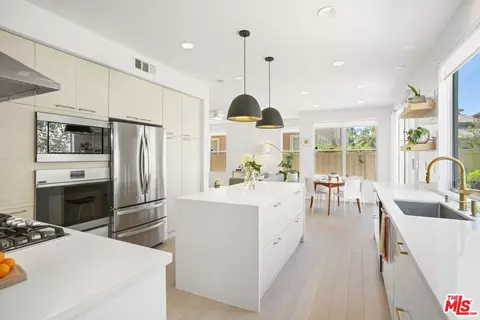 Kitchen - 7 Figaro, Irvine, CA 92606 photo 4 of 4