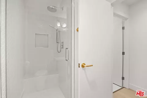 Bath - 7 Figaro, Irvine, CA 92606 photo 7 of 7