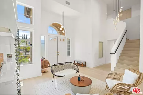 Entry Way - 7 Figaro, Irvine, CA 92606 photo 1 of 2