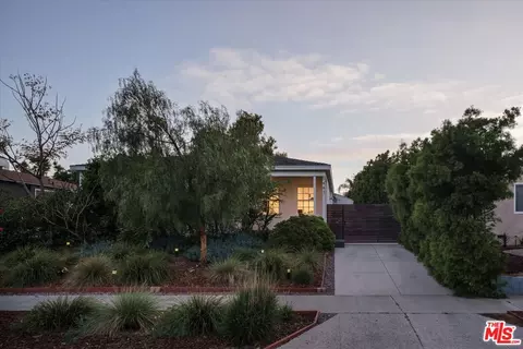 5441 Cartwright Ave, North Hollywood, CA 91601