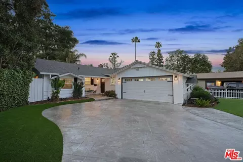 22053 Independencia St, Woodland Hills, CA 91364