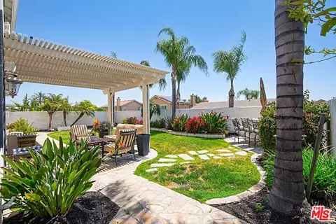 15121 Holiday Dr, Fontana, CA 92336 photo 38