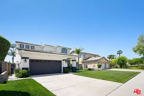 15121 Holiday Dr, Fontana, CA 92336 photo 3