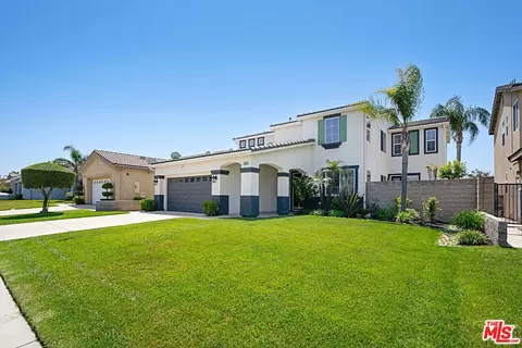 15121 Holiday Dr, Fontana, CA 92336 photo 2