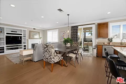 15121 Holiday Dr, Fontana, CA 92336 photo 15