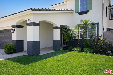 15121 Holiday Dr, Fontana, CA 92336 photo 4