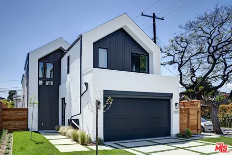 Exterior - 2103 Walnut Ave, Venice, CA 90291 photo 2 of 6