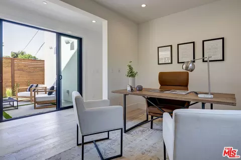 Other - 2103 Walnut Ave, Venice, CA 90291 photo 1 of 6