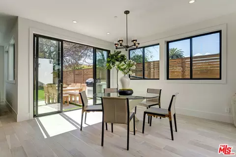 Dining - 2103 Walnut Ave, Venice, CA 90291 photo 2 of 3
