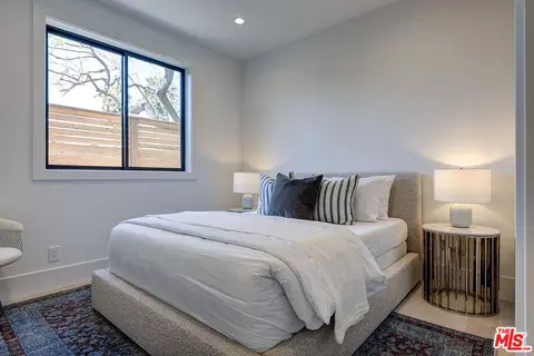 Bedroom - 2103 Walnut Ave, Venice, CA 90291 photo 1 of 5