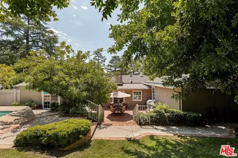 Exterior - 2085 E Altadena Dr, Altadena, CA 91001 photo 6 of 14