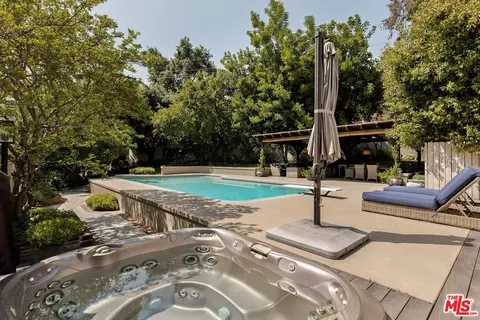Exterior - 2085 E Altadena Dr, Altadena, CA 91001 photo 3 of 14