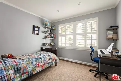 Bedroom - 2085 E Altadena Dr, Altadena, CA 91001 photo 2 of 3