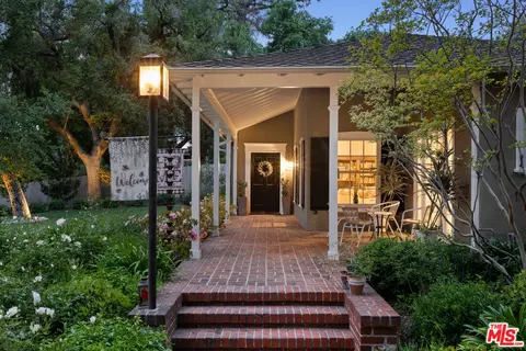 Exterior - 2085 E Altadena Dr, Altadena, CA 91001 photo 10 of 14